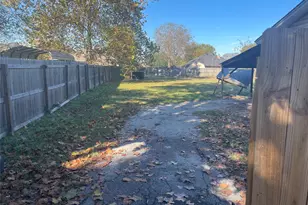 301 Walnut St, Chandler, TX 75758 - Photo 12