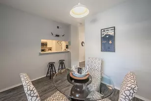 3212 Donnelly Cir, Fort Worth, TX 76107 - Photo 2