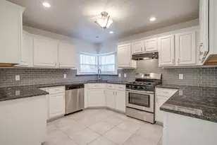 701 Stonebrooke Dr, Burleson, TX 76028 - Photo 10