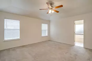 701 Stonebrooke Dr, Burleson, TX 76028 - Photo 14