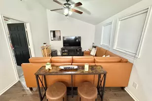 349 Northridge Dr, Gainesville, TX 76240 - Photo 2