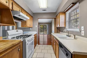 1105 Lawson Dr, Garland, TX 75042 - Photo 6