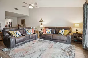 13641 Flagstone Ln, Dallas, TX 75240 - Photo 4