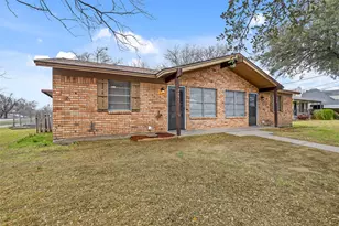 2801 Skyline Dr, Sansom Park, TX 76114 - Photo 2