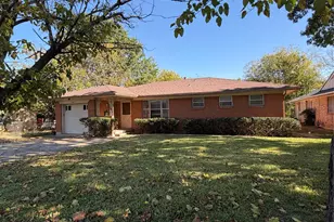 1611 N Alexander St, Sherman, TX 75092 - Photo 1