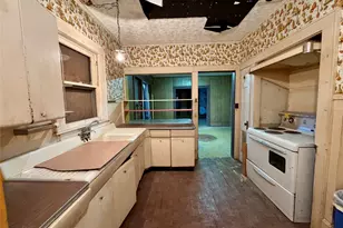 807 N Marable St, West, TX 76691 - Photo 10