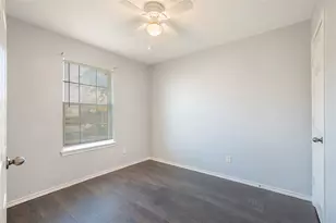 1437 N Bluegrove Rd, Lancaster, TX 75134 - Photo 12