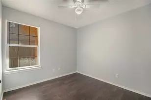 1437 N Bluegrove Rd, Lancaster, TX 75134 - Photo 10