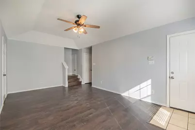 1437 N Bluegrove Road, Lancaster, TX 75134 - Photo 4