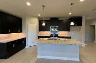 4243 Cornerstone Cir, Granbury, TX 76048 - Photo 4