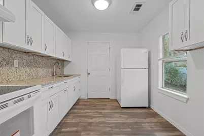 616 Tulane Street, Beverly Hills, TX 76711 - Photo 8