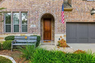 346 Hill Creek Ln, Grapevine, TX 76051 - Photo 2