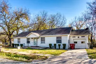 903 W 8th St, Bonham, TX 75418 - Photo 2