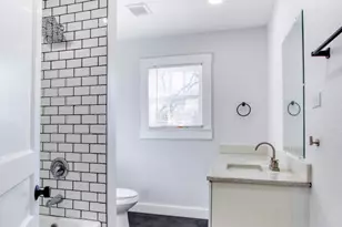 903 W 8th St, Bonham, TX 75418 - Photo 14