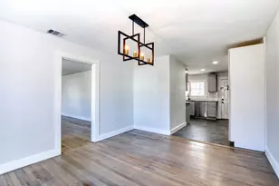 903 W 8th St, Bonham, TX 75418 - Photo 6