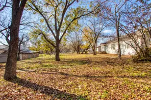 903 W 8th St, Bonham, TX 75418 - Photo 20