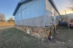 119 Theresa Dr, Graham, TX 76450 - Photo 4