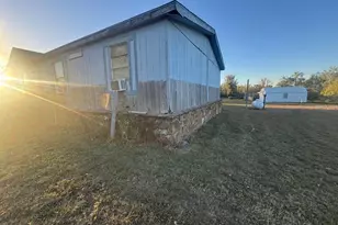 119 Theresa Dr, Graham, TX 76450 - Photo 16