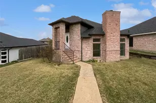 1726 Hillcrest Ct, Balch Springs, TX 75180 - Photo 4