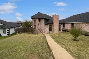 1726 Hillcrest Ct, Balch Springs, TX 75180 - Photo 10