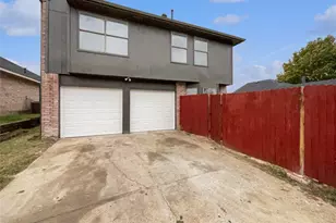 1726 Hillcrest Ct, Balch Springs, TX 75180 - Photo 18