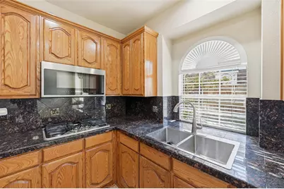 305 Wylie Creek Place, DeSoto, TX 75115 - Photo 8