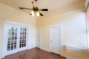 109 NW 20th St, Fort Worth, TX 76164 - Photo 12