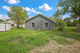 317 Jones St, Bonham, TX 75418 - Photo 14