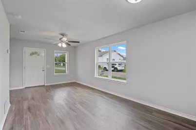 317 Jones Street, Bonham, TX 75418 - Photo 6