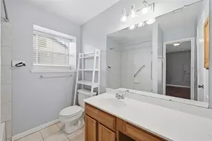 2425 Oakmont Dr, Bedford, TX 76022 - Photo 12