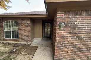 1838 W Taylor St, Sherman, TX 75092 - Photo 2