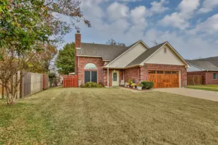 105 W 6th St, Lindsay, TX 76250 - Photo 34