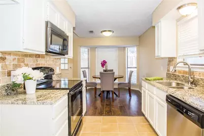 2405 Cranberry Lane, Euless, TX 76039 - Photo 6