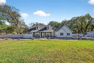380 Crescent Dr, Pottsboro, TX 75076 - Photo 1