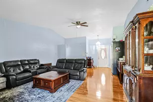 3217 Lariat Ln, Garland, TX 75042 - Photo 4