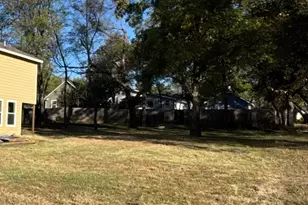 625 E Murray St, Denison, TX 75021 - Photo 1