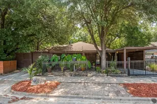 208 Cliffdale Ave, Dallas, TX 75211 - Photo 2