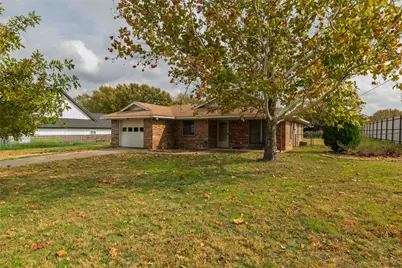 401 Berryhill Drive, Springtown, TX 76082 - Photo 2