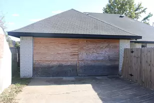 1663 Riverway Bend Cir, Dallas, TX 75217 - Photo 10