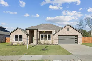 500 Mineral Wells St, Terrell, TX 75160 - Photo 1