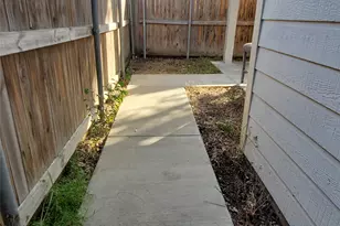 200 Morning Star Ct, Irving, TX 75063 - Photo 26