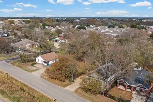 2002 NE Main St, Ennis, TX 75119 - Photo 18