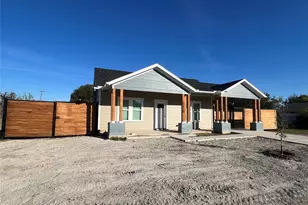 615 Luxton St, Fort Worth, TX 76104 - Photo 2