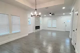 615 Luxton St, Fort Worth, TX 76104 - Photo 6