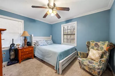 1202 W Strong Parkway, Grand Prairie, TX 75050 - Photo 16