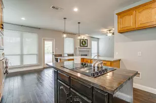 6112 Fannin Dr, Arlington, TX 76001 - Photo 10