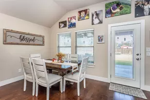 513 Pathfinder St, Collinsville, TX 76233 - Photo 8