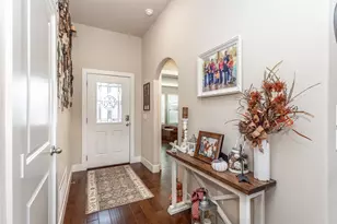 513 Pathfinder St, Collinsville, TX 76233 - Photo 4