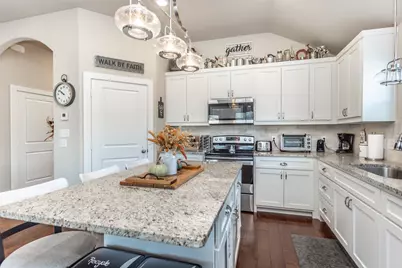 513 Pathfinder Street, Collinsville, TX 76233 - Photo 10