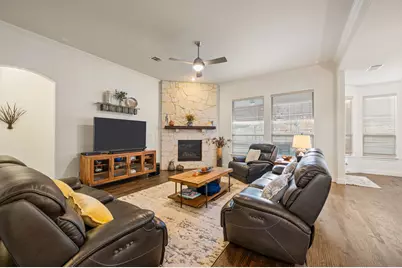 1223 Canyon, Grapevine, TX 76051 - Photo 10